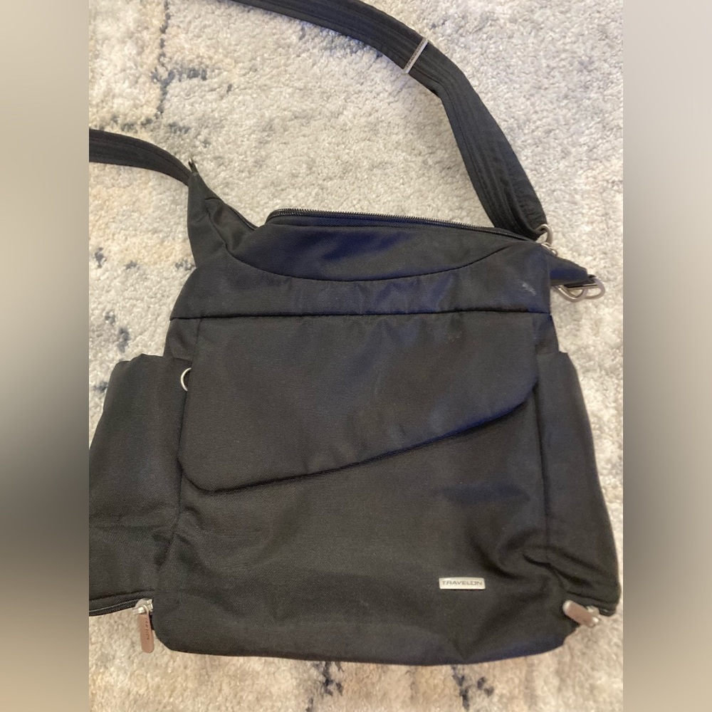 The Travelon Anti-Theft Classic Messenger Bag